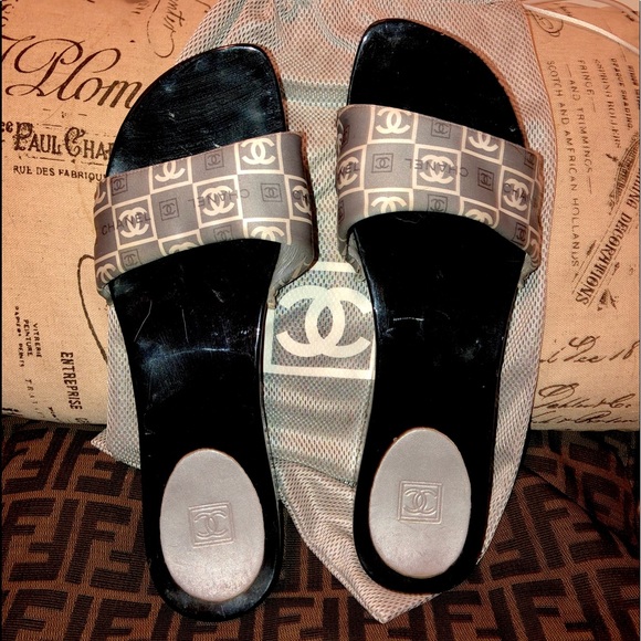 💯% Authentic Chanel Slides - Picture 5 of 8